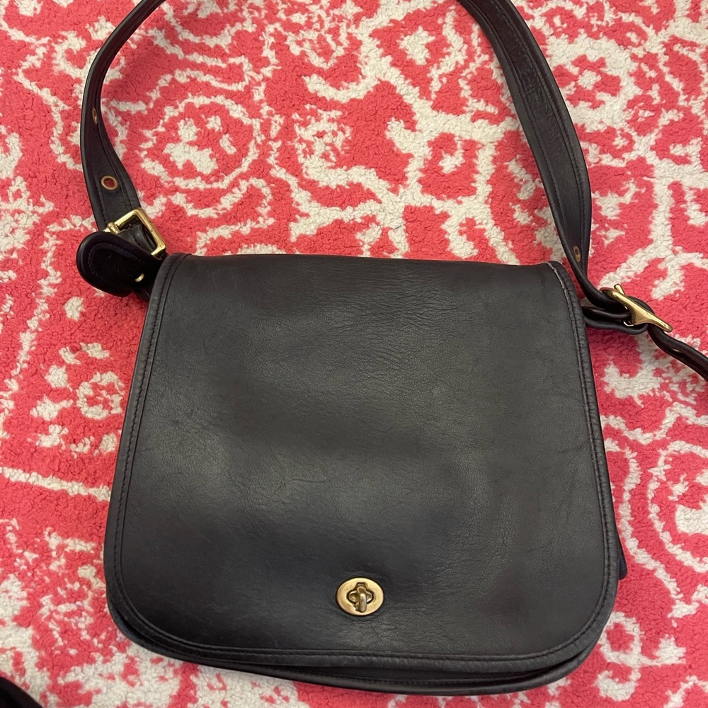 COACH VINTAGE crossbody. Black.